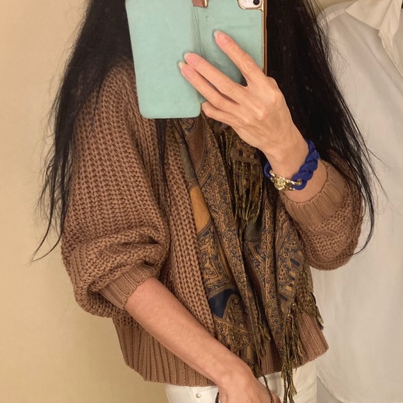 DRA sweater - Picture 2 of 2